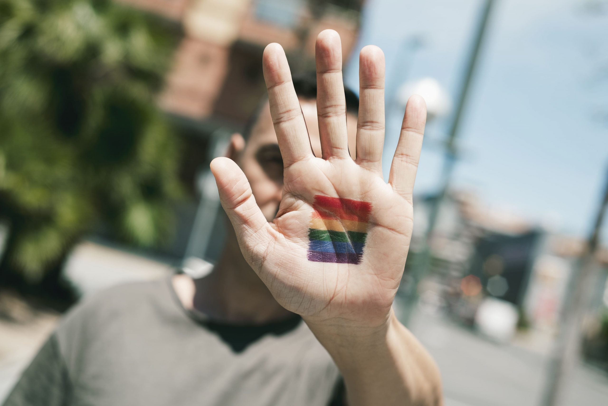 Discriminazione e odio contro le persone LGBTQI+: il ruolo della psicologia